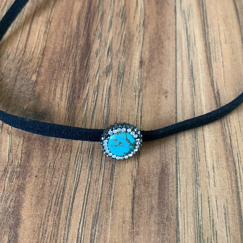 Choker - Picture 3 of 4